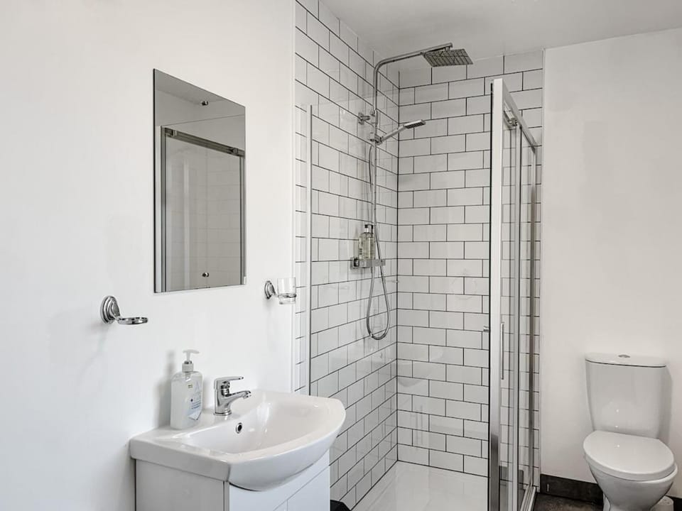 Large Townhouse at the Bridge - Town Centre House in Dingle