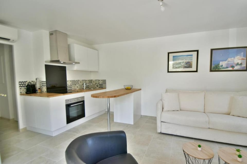Studio BELLA VISTA avec parking Apartment in Mougins