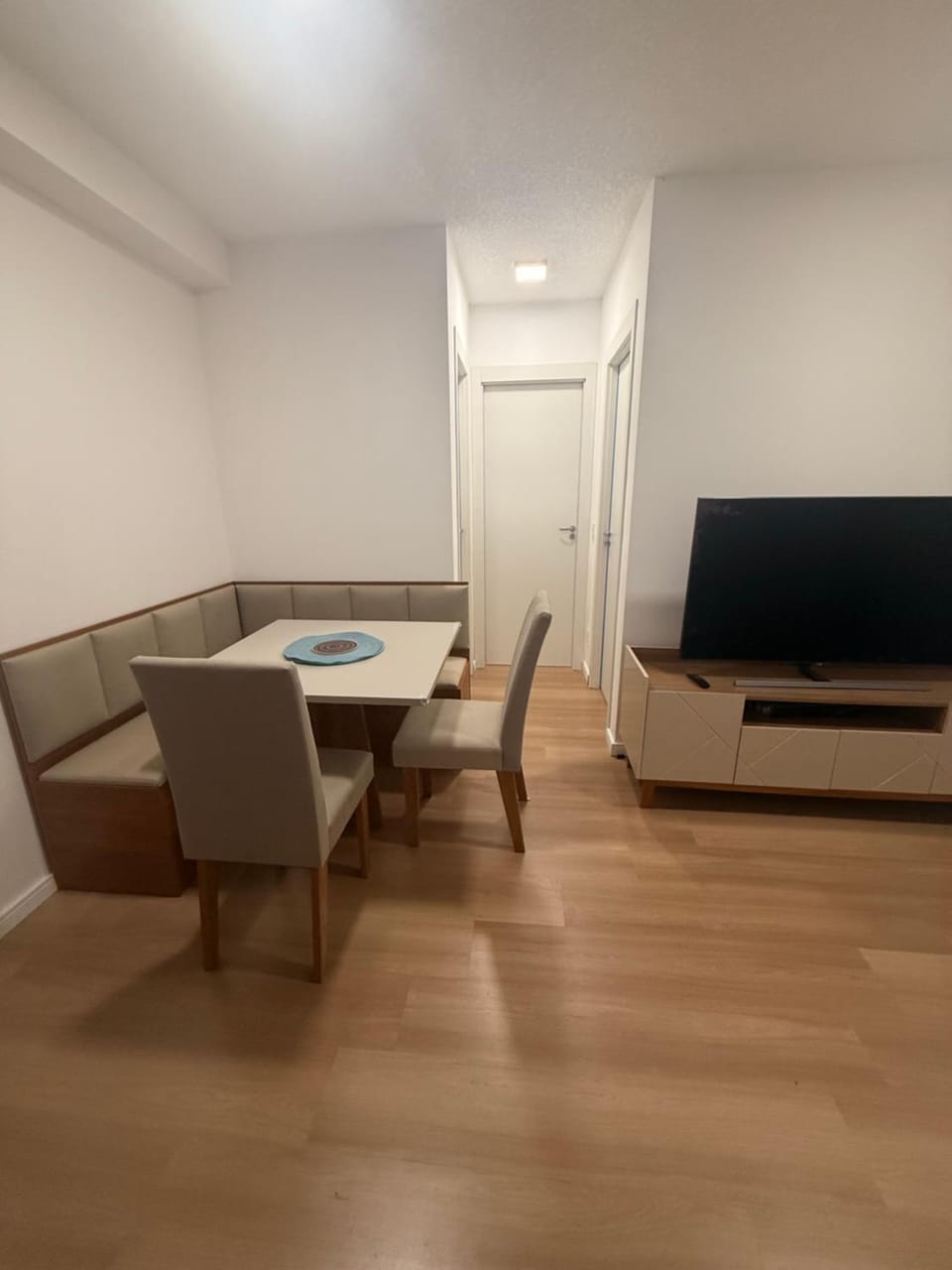 Communal lounge/ TV room, TV and multimedia, Living room, Dining area