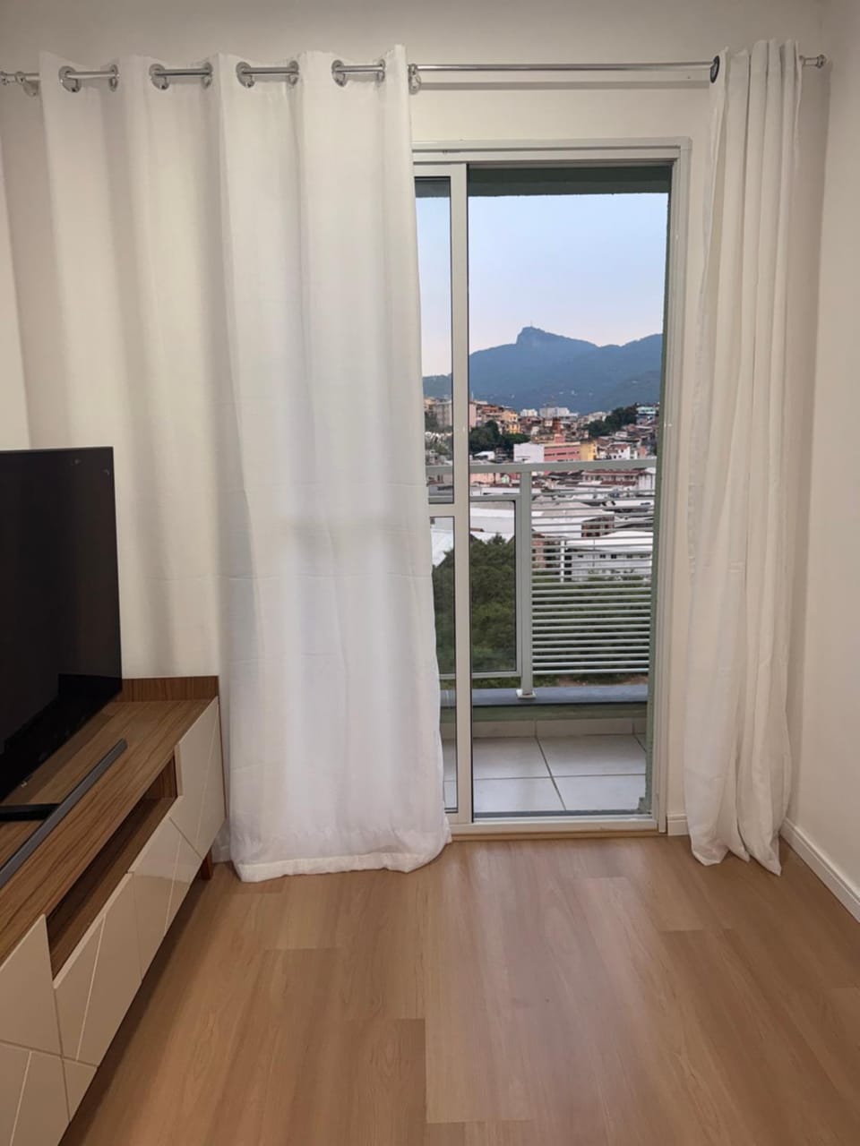 Communal lounge/ TV room, Natural landscape, TV and multimedia, View (from property/room), Mountain view