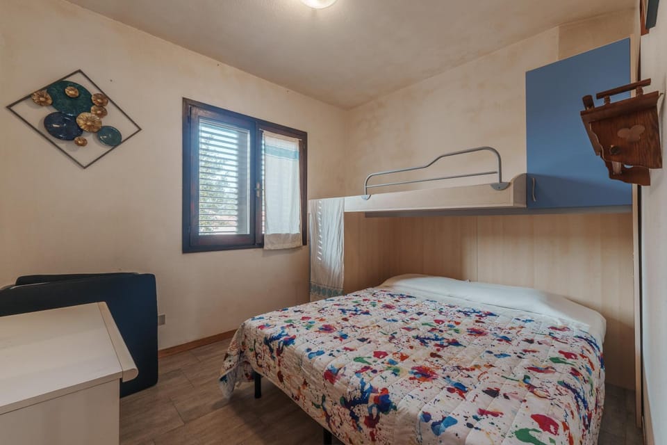 Property building, Living room, Bedroom