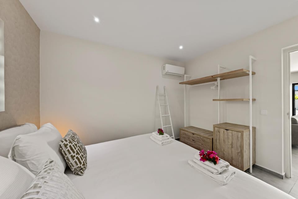 Apartment Mira, Mambo Beach met Zwembad & Palapa Apartment in Willemstad