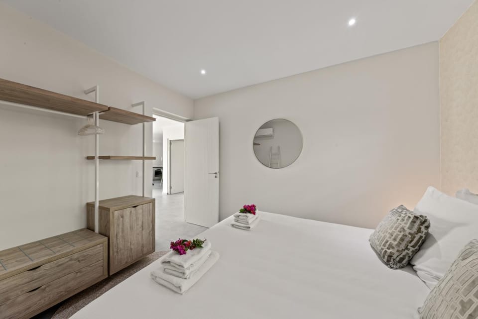 Apartment Mira, Mambo Beach met Zwembad & Palapa Apartment in Willemstad