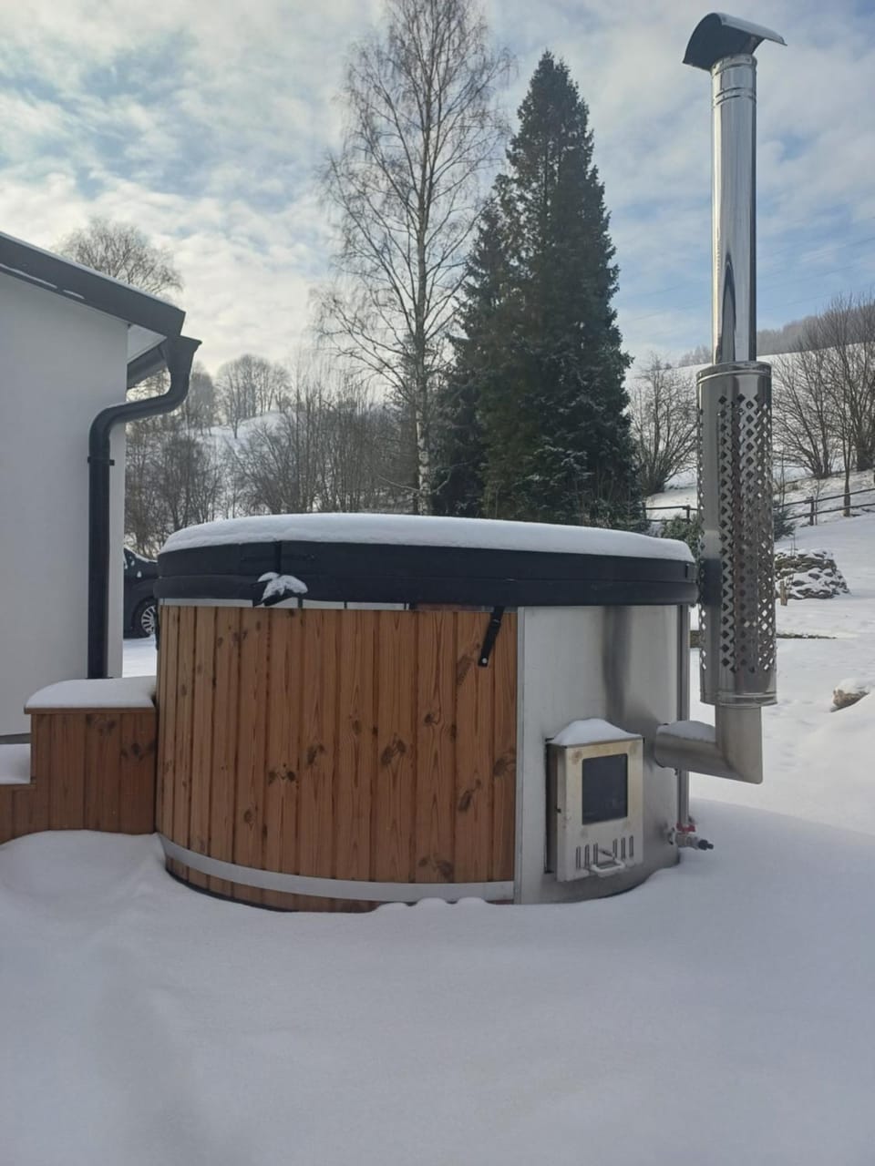 Property building, Hot Tub