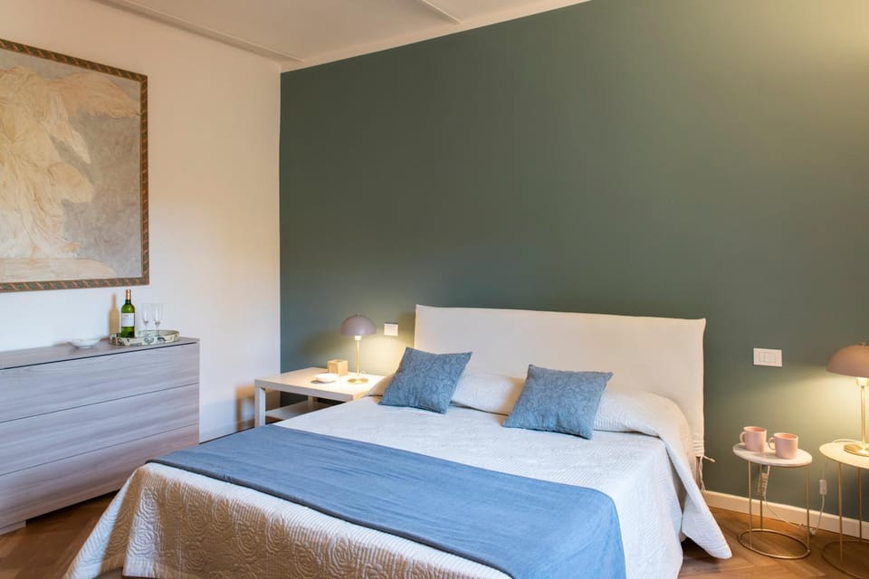 Bed, Photo of the whole room, Bedroom, heating, wardrobe, air conditioner
