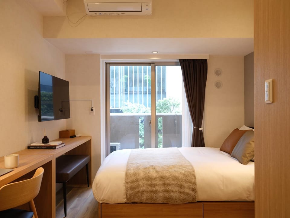 Bed, TV and multimedia, Bedroom, air conditioner