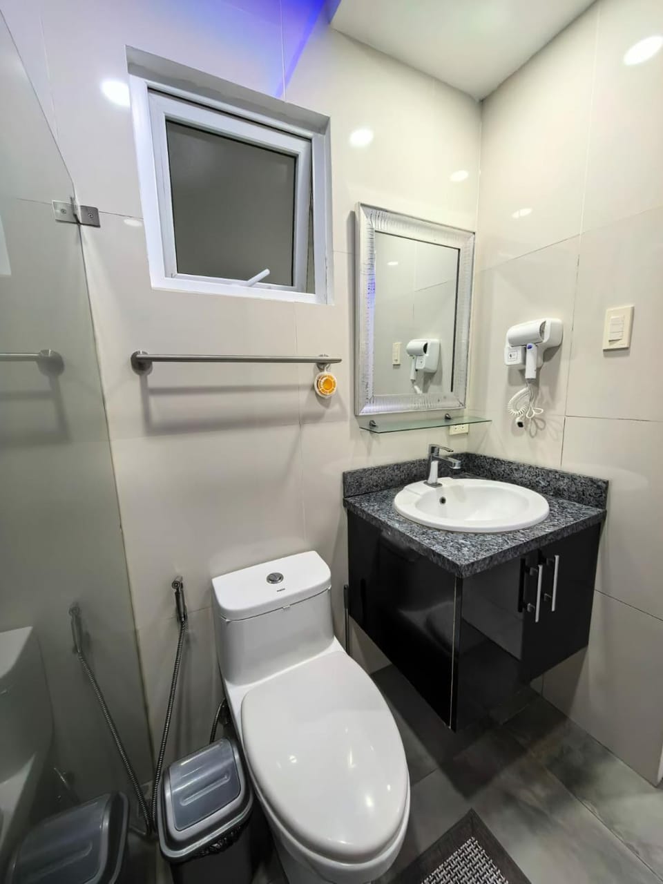 Executive Studio near SM Clark & Airport Apartment in Angeles