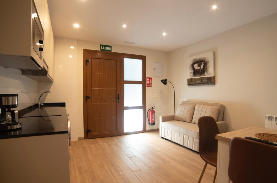 Kitchen or kitchenette, Living room, Seating area, Dining area, stove