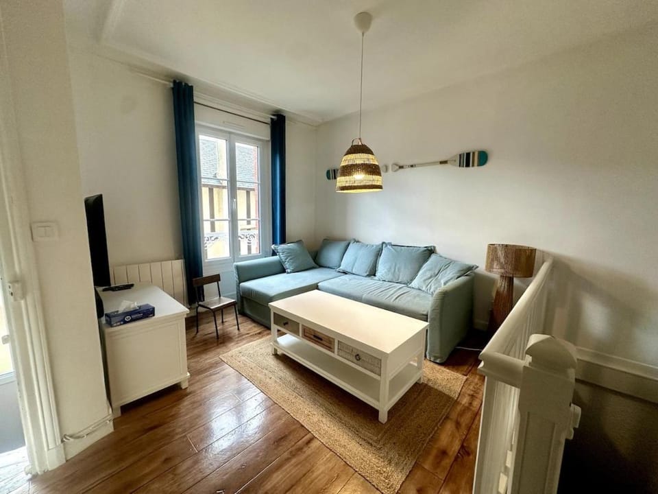 Living room, Lounge or bar