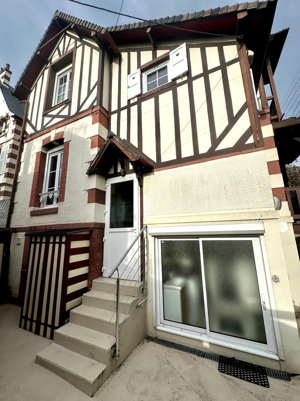 Property building, Facade/entrance