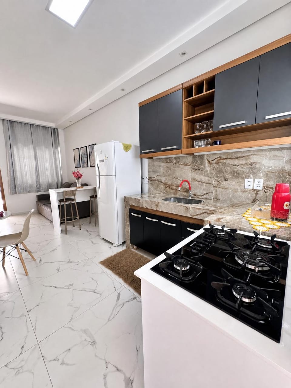 Kitchen or kitchenette, Dining area, stove