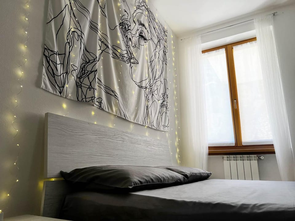 Bed, Bedroom, heating, towels