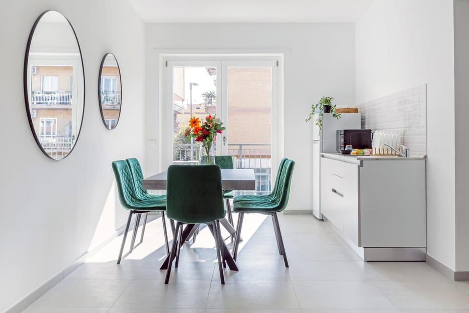 Kitchen or kitchenette, Living room