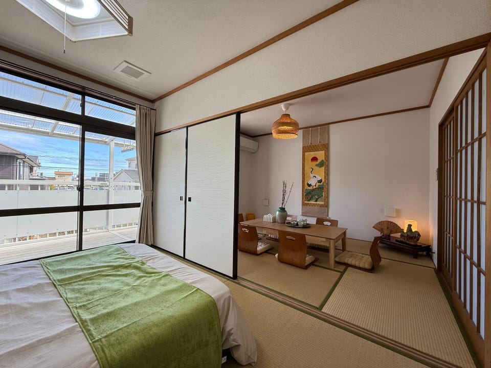 Bed, Living room, Photo of the whole room, Bedroom