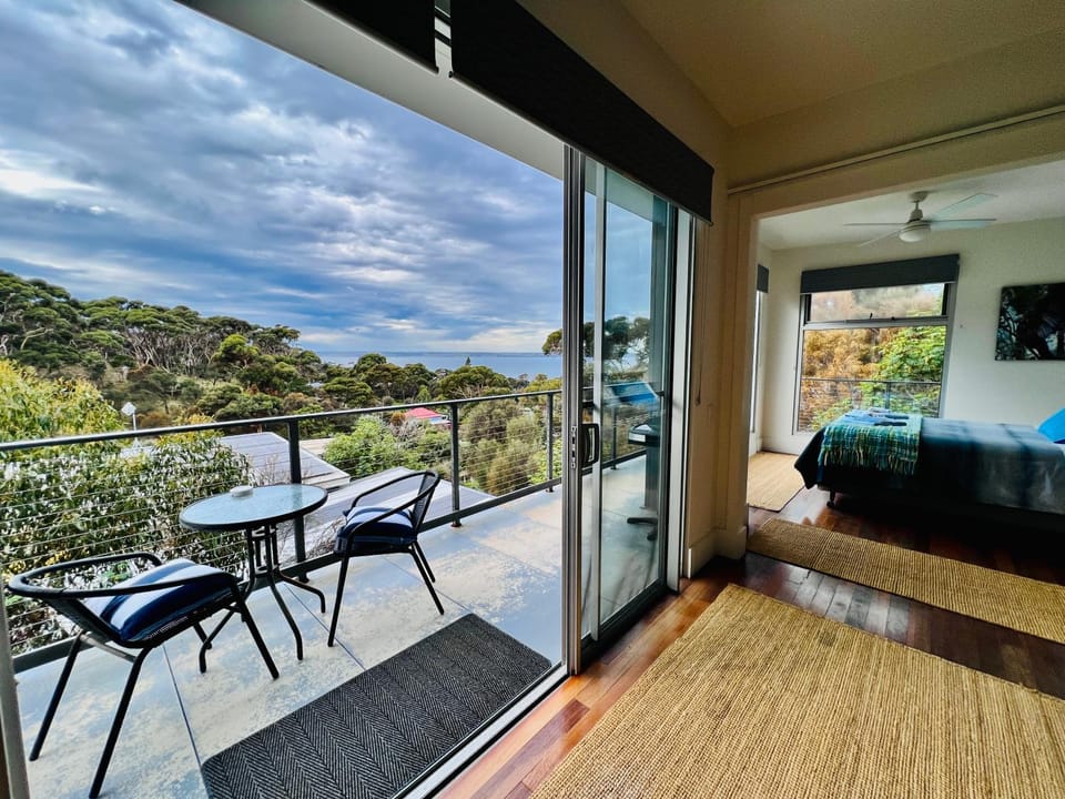 Property building, Patio, Bed, View (from property/room), Balcony/Terrace, Living room, Bedroom, Sea view, Sea view