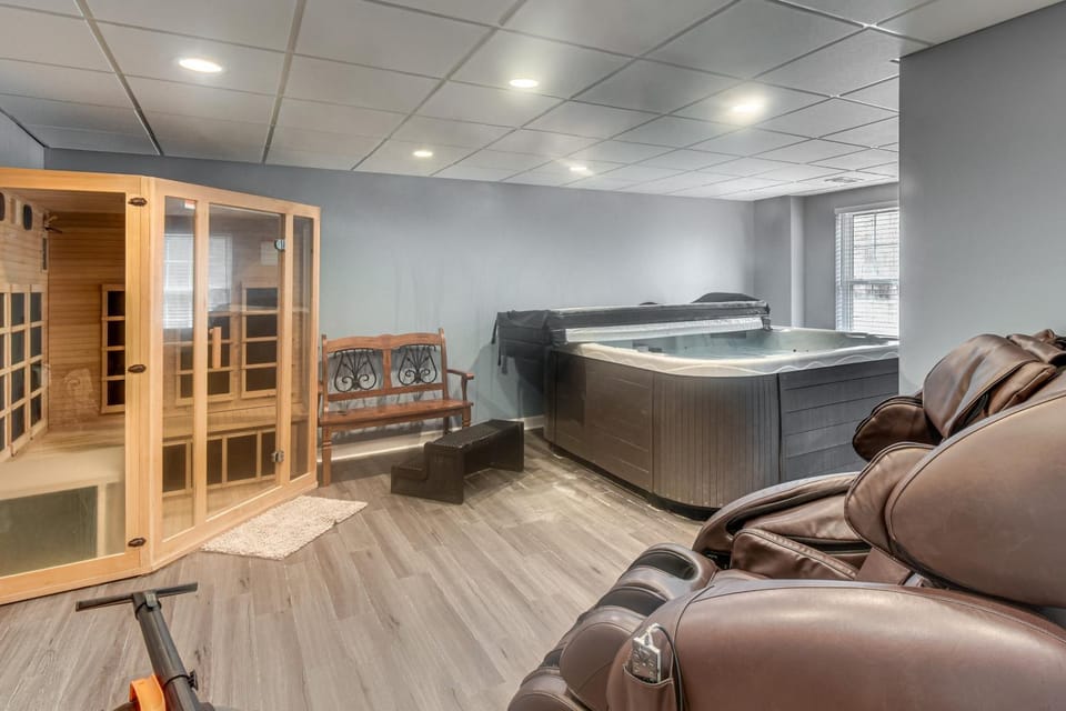 Waterfront Lake Hartwell Retreat w/ Indoor Hot Tub House in Lake Hartwell