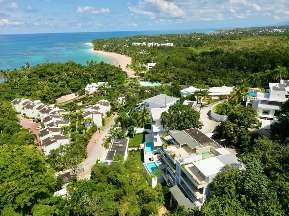 Property building, Natural landscape, Bird's eye view, Beach, Sea view, Area and facilities