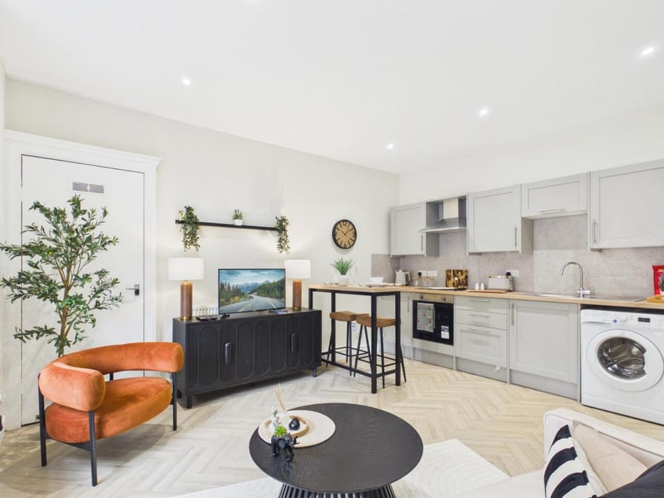 Kitchen or kitchenette, Living room, Seating area, Dining area, oven, stove, toaster