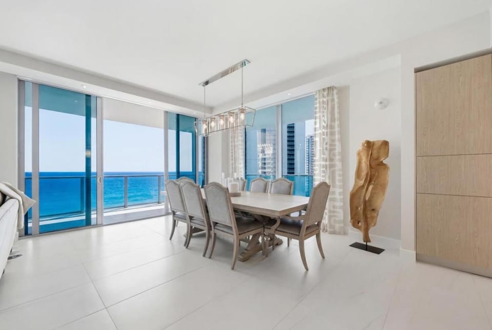 Luxury 2BR and Den condo at exclusive Amrit Resort Apartment in Riviera Beach