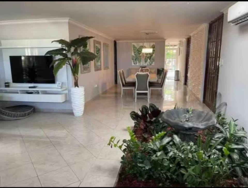 Palmas de Mar Pool Gated Resort Living House in Palmas del Mar