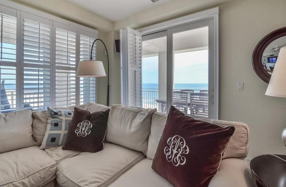 New 4Bd 4Bth Oceanfront Pool Boat 308A House in Sandbridge