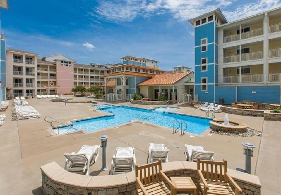 New 4Bd 4Bth Oceanfront Pool Boat 308A House in Sandbridge
