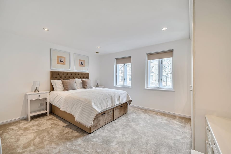 Bed, Photo of the whole room, Bedroom, wardrobe