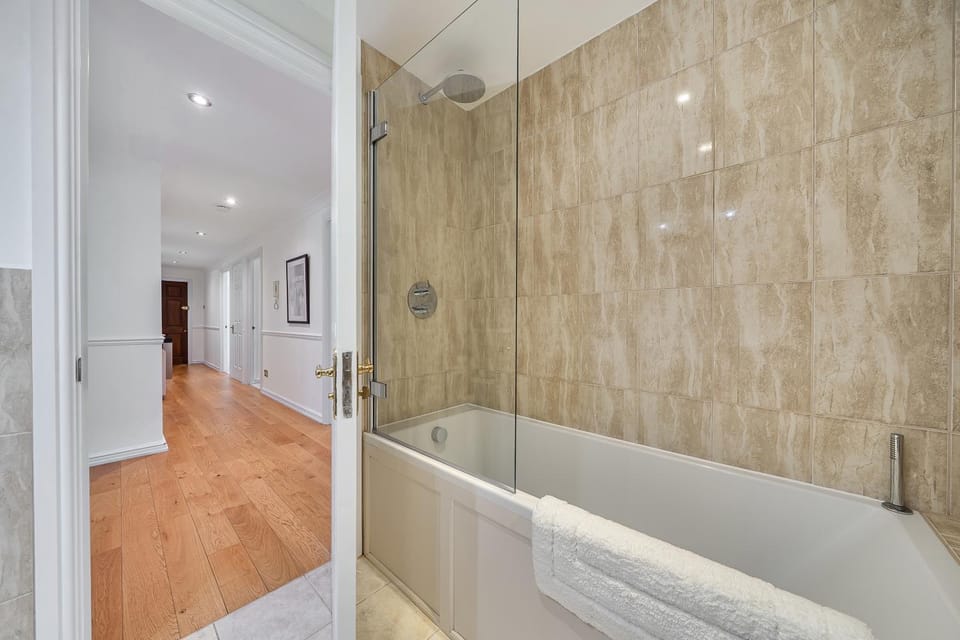 Shower, Bathroom, Bath, towels