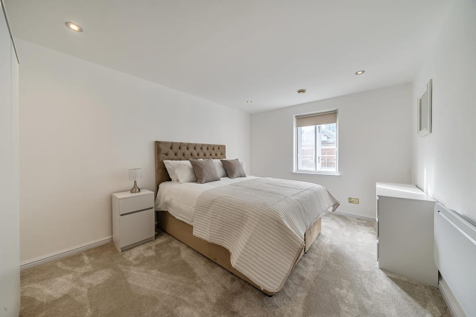 Bed, Photo of the whole room, Bedroom, wardrobe