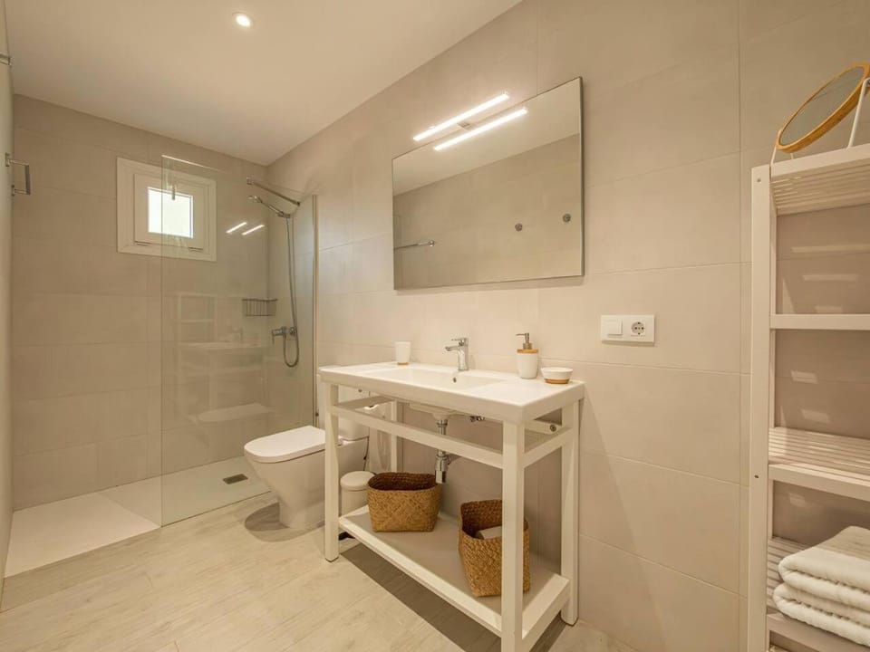 Shower, Bathroom, towels