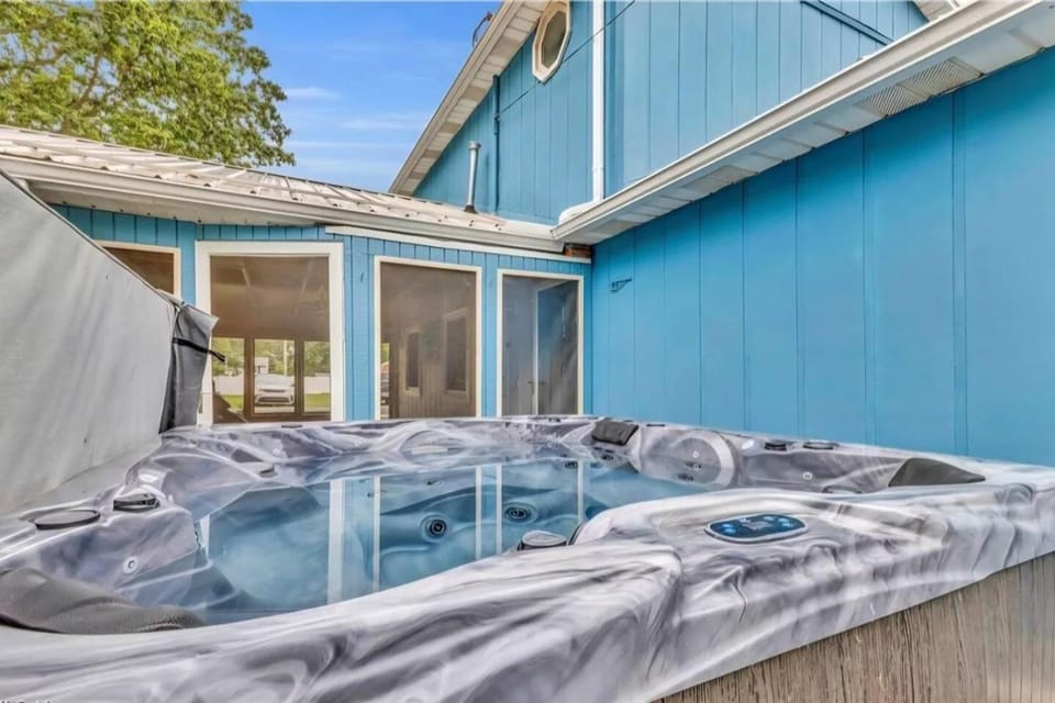 Hot Tub