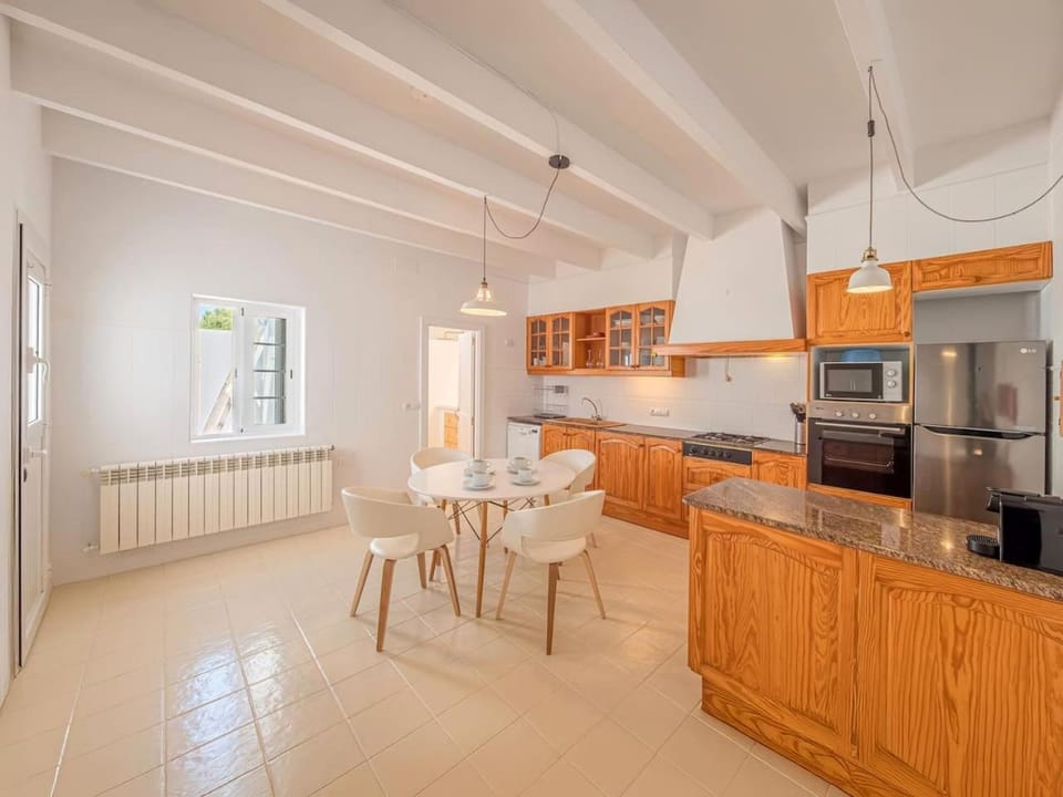Kitchen or kitchenette, Dining area, dishwasher, oven, stove