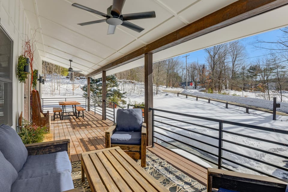 Bradford Group Getaway! Cabin w/ Deck & Fire Pit Cabin in Newbury