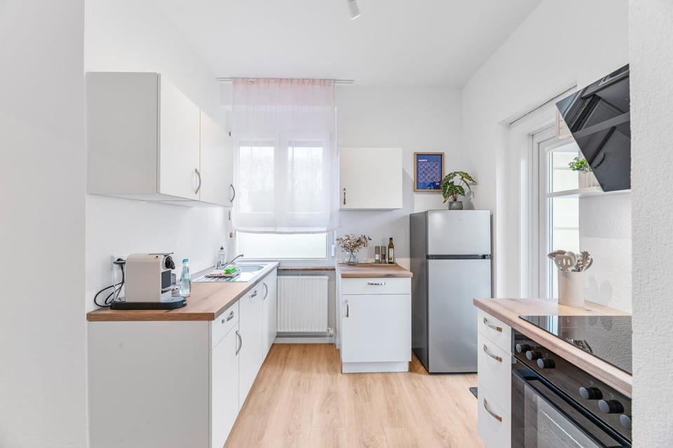 Kitchen or kitchenette, oven, toaster