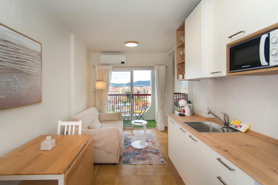 Kitchen or kitchenette, Living room, Dining area