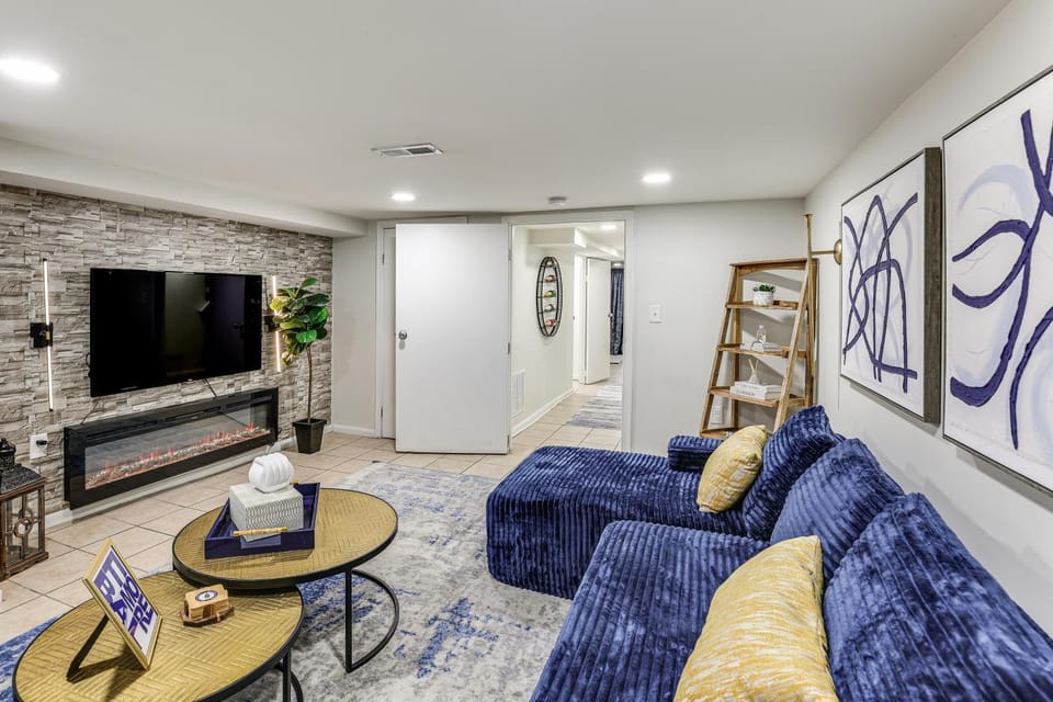 Walk to Patterson Park! Pet-Friendly Townhome House in Baltimore