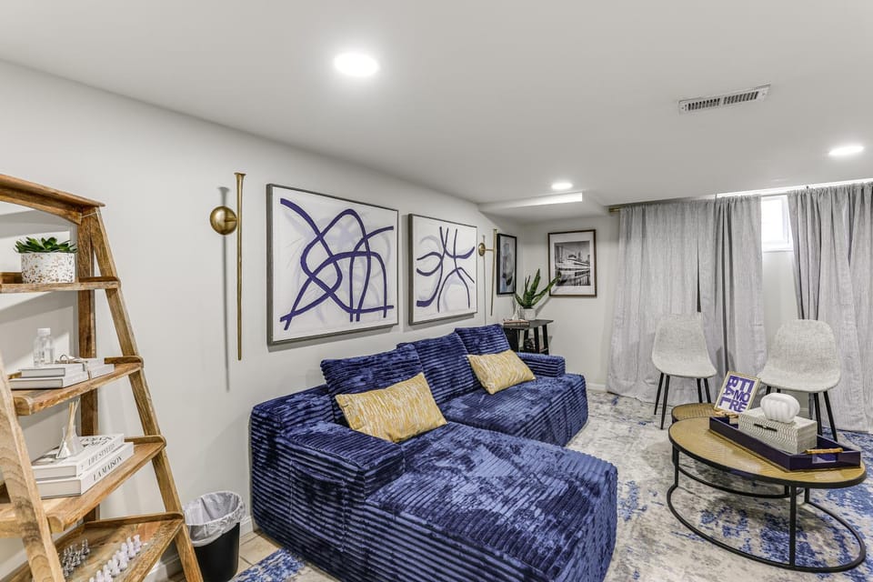 Walk to Patterson Park! Pet-Friendly Townhome House in Baltimore