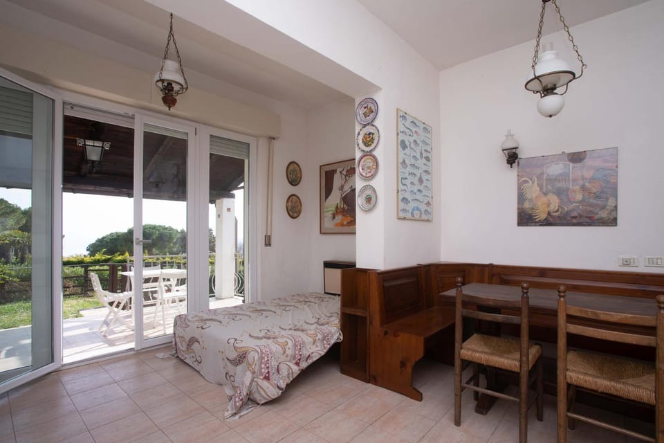 N110 - Numana, villa con giardino e vista mare Apartment in Marche
