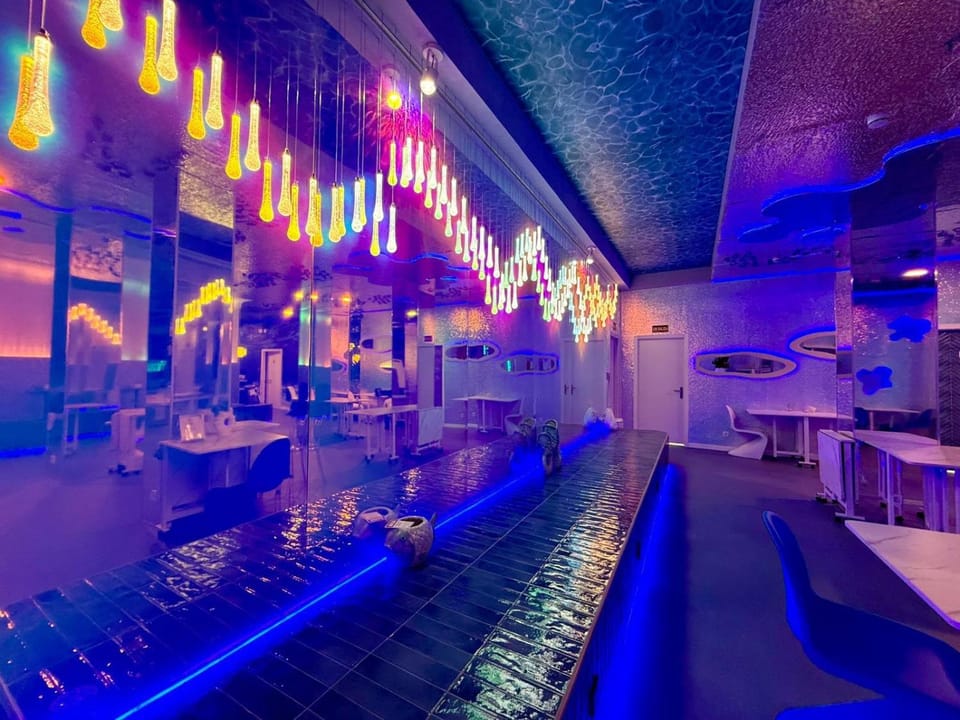 The POD Suite Hostel Joaquin Sorolla Capsule hotel in Valencia