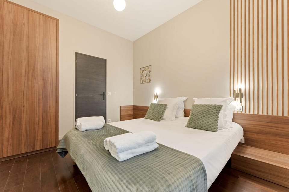 Appartement refait à neuf -8 personne -Paris Apartment in Paris