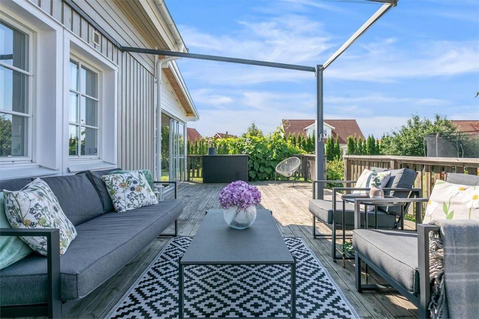 Luxury villa with pool Villa in Stockholm County