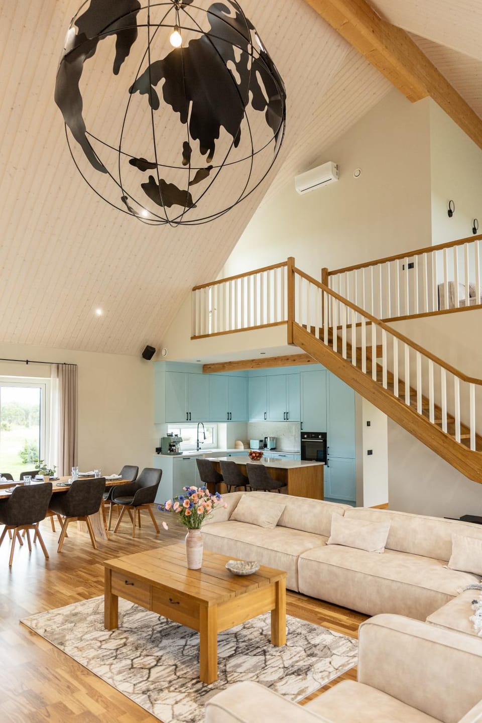 Living room, Dining area, kitchen
