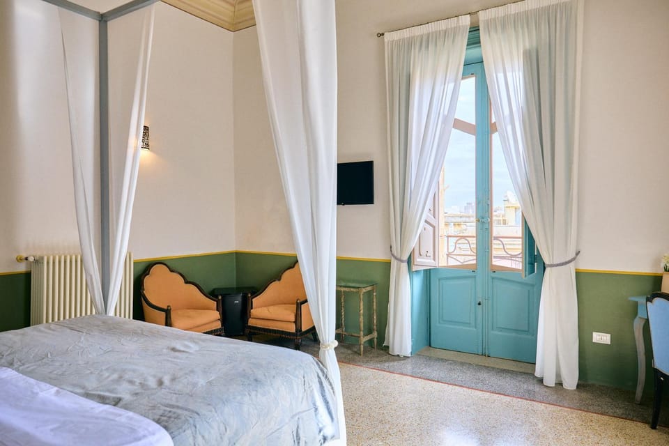 View (from property/room), Photo of the whole room