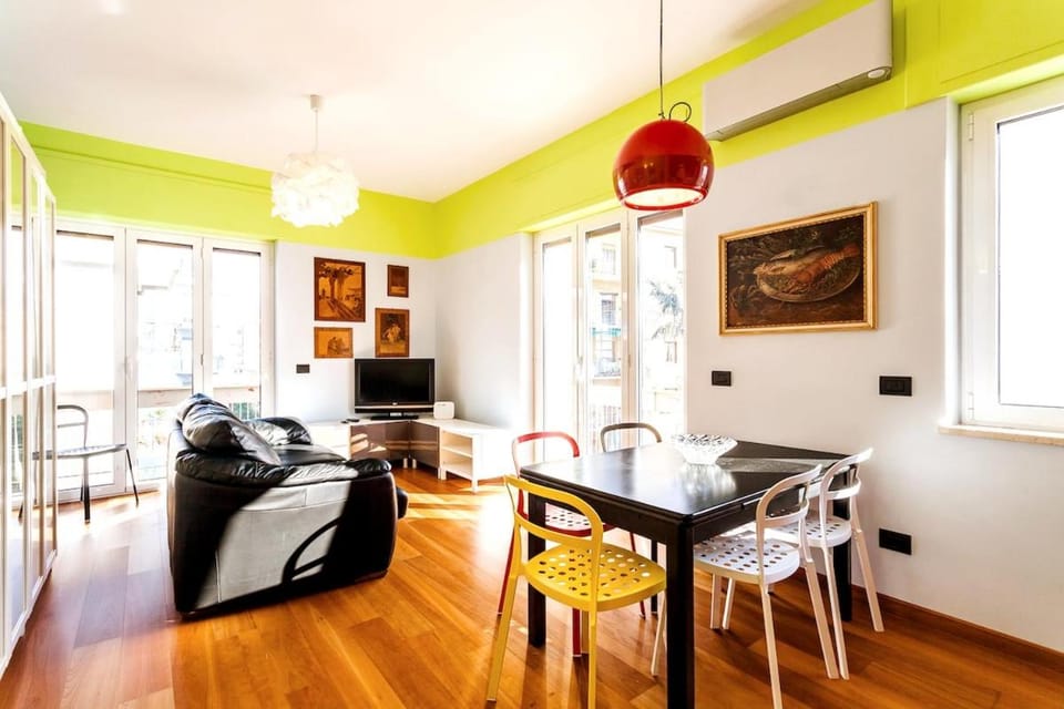 TV and multimedia, Living room, Dining area, internet, air conditioner