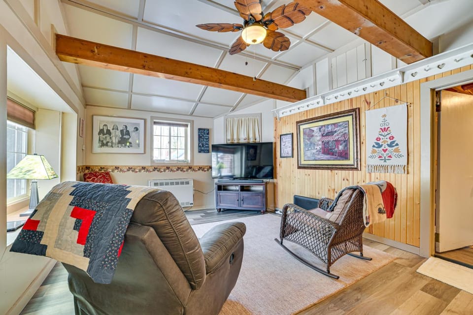 Rifle Lake Cabin! Michigan Outdoor Adventure Pad Cabin in Michigan