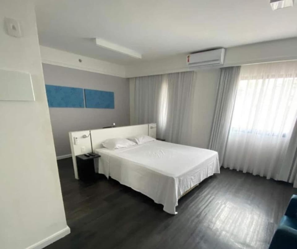 Bed, Bedroom, towels, air conditioner