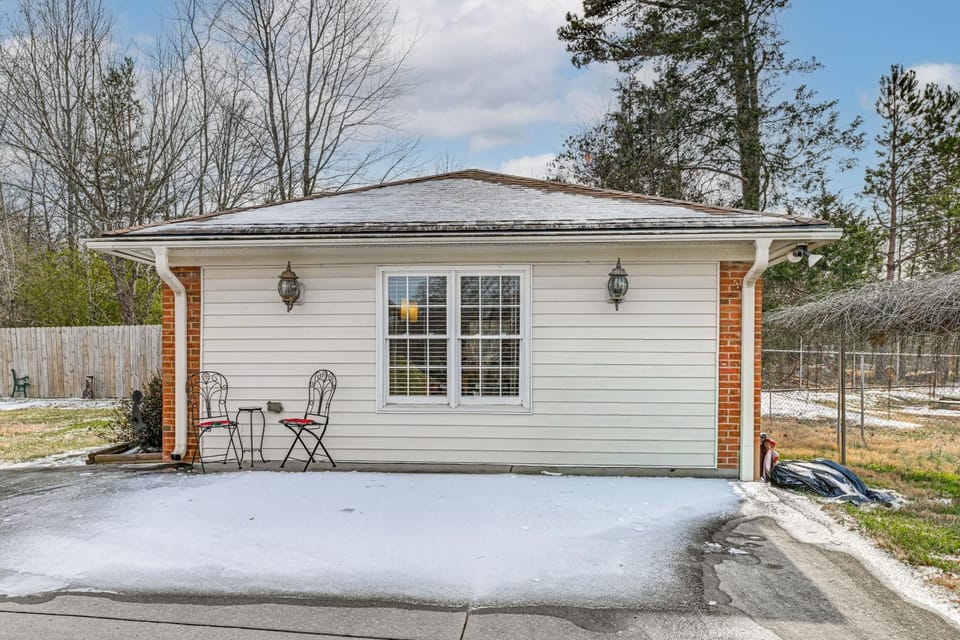'AAG's Comfort Zone' Guesthouse 5 Mi to UNCC! House in Concord