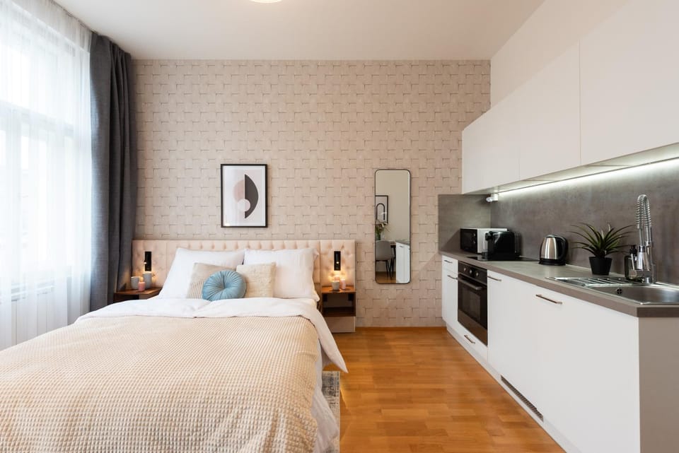 Bed, Kitchen or kitchenette, Bedroom