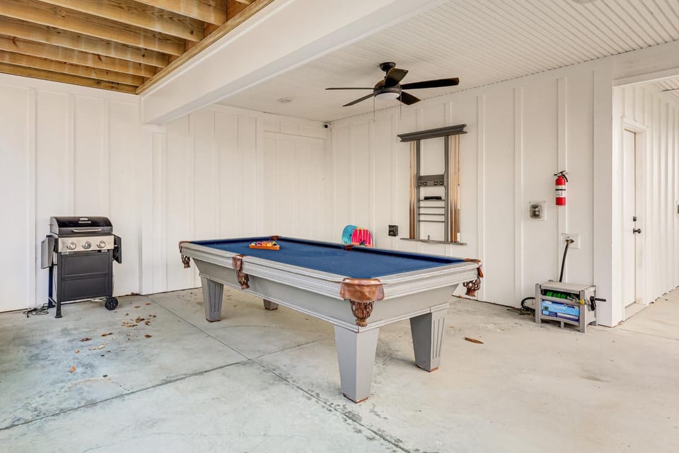 Sun, Surf & Group Fun in Carolina Beach! Luxe Home House in Carolina Beach