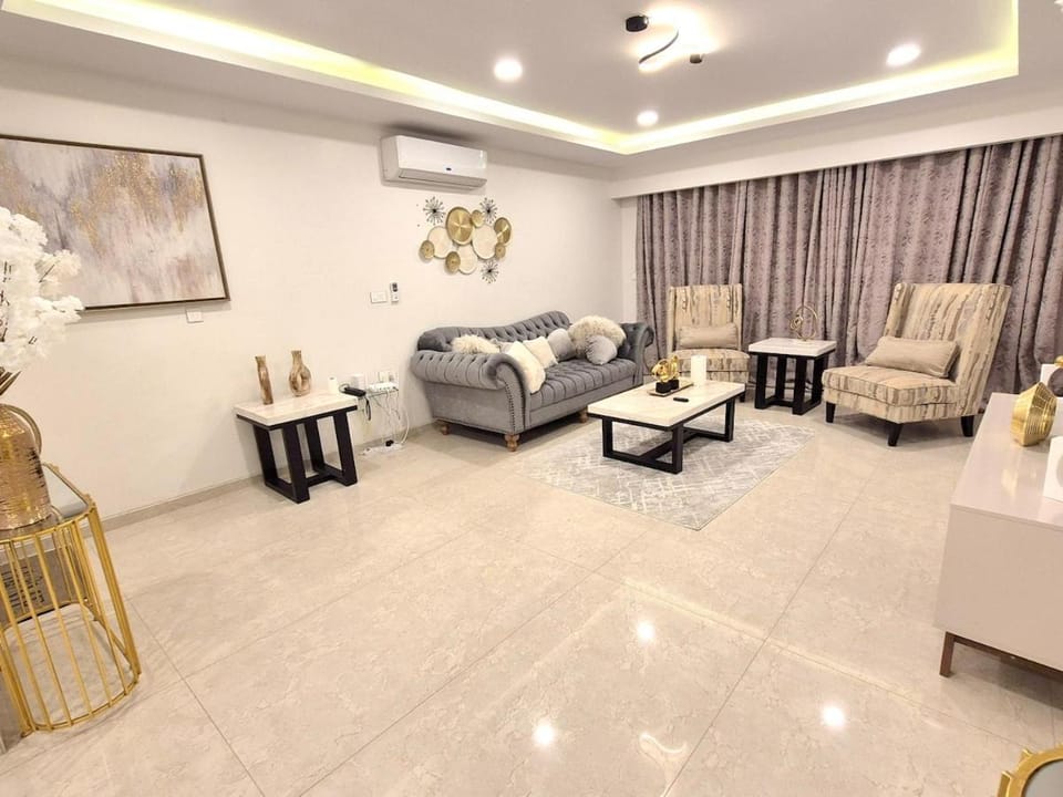 Communal lounge/ TV room, Living room, Lounge or bar
